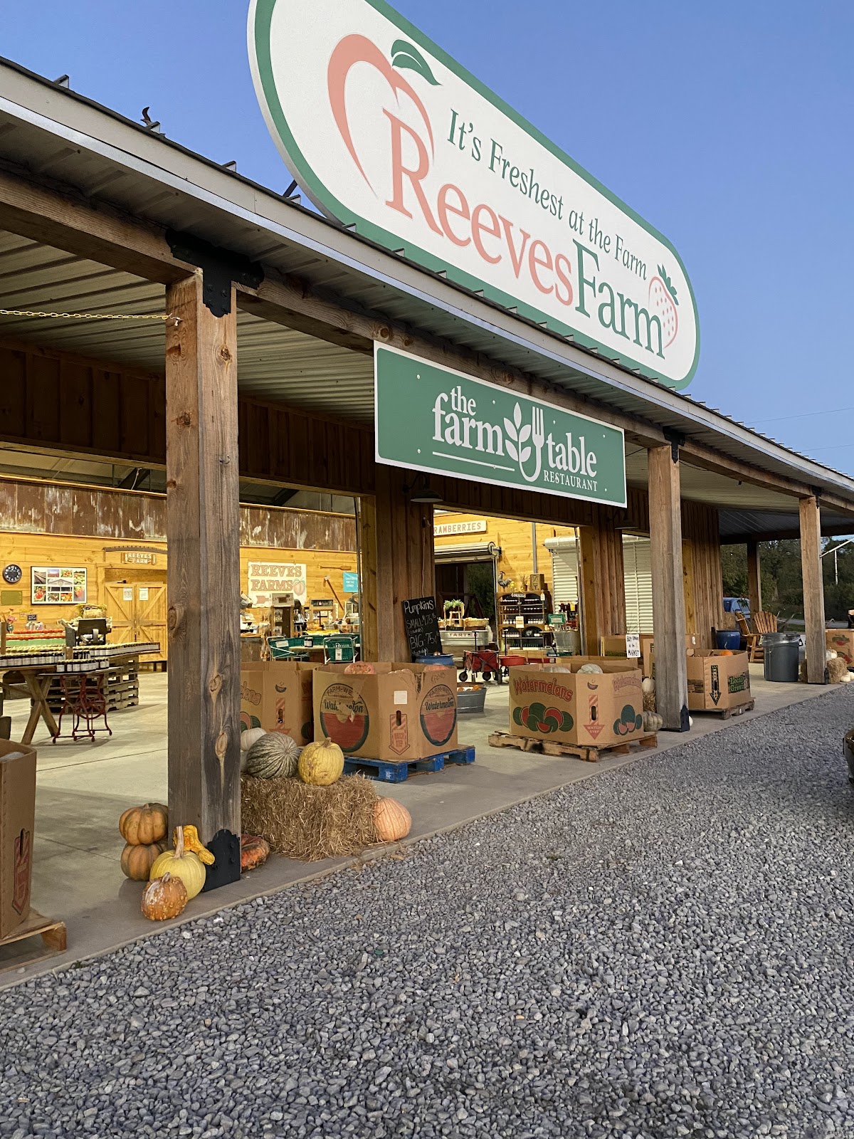 Reeves Peach Farm in Hartselle, Alabama