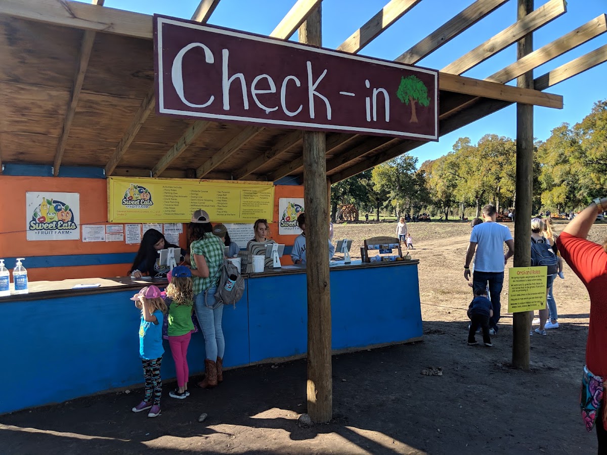 Sweet Eats Adventure Farm & Petting Zoo in Georgetown, Texas